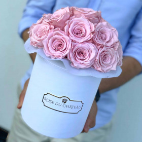 Bladoróżowe Wieczne Róże Bouquet w Białym Boxie