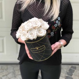Rose eterne rosse mazzo in flowerbox nero piccolo