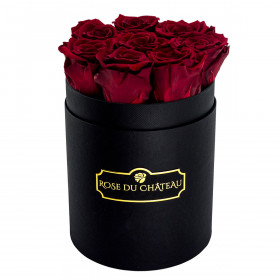 Roses Éternelles Rouges Dans une Petite Flowerbox Noire