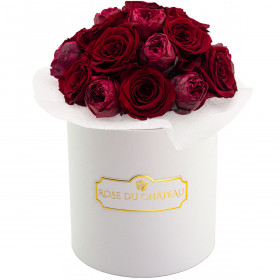 Red Romance bouquet v bílém flowerboxu
