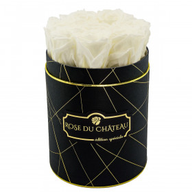 Bílé věčné růže v malém černém industrial flowerboxu