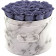 Černé věčné růže ve velkém bílém mramorovém flowerboxu